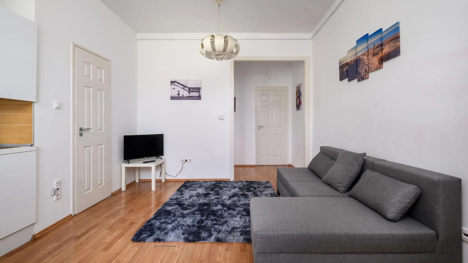Fovam Apartment In Hear Of The City Budapest