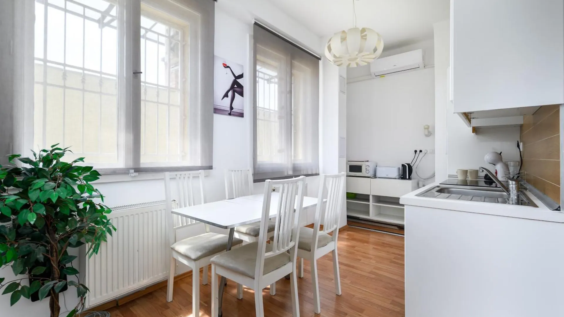 Fovam Apartment In Hear Of The City Budapest Hungary