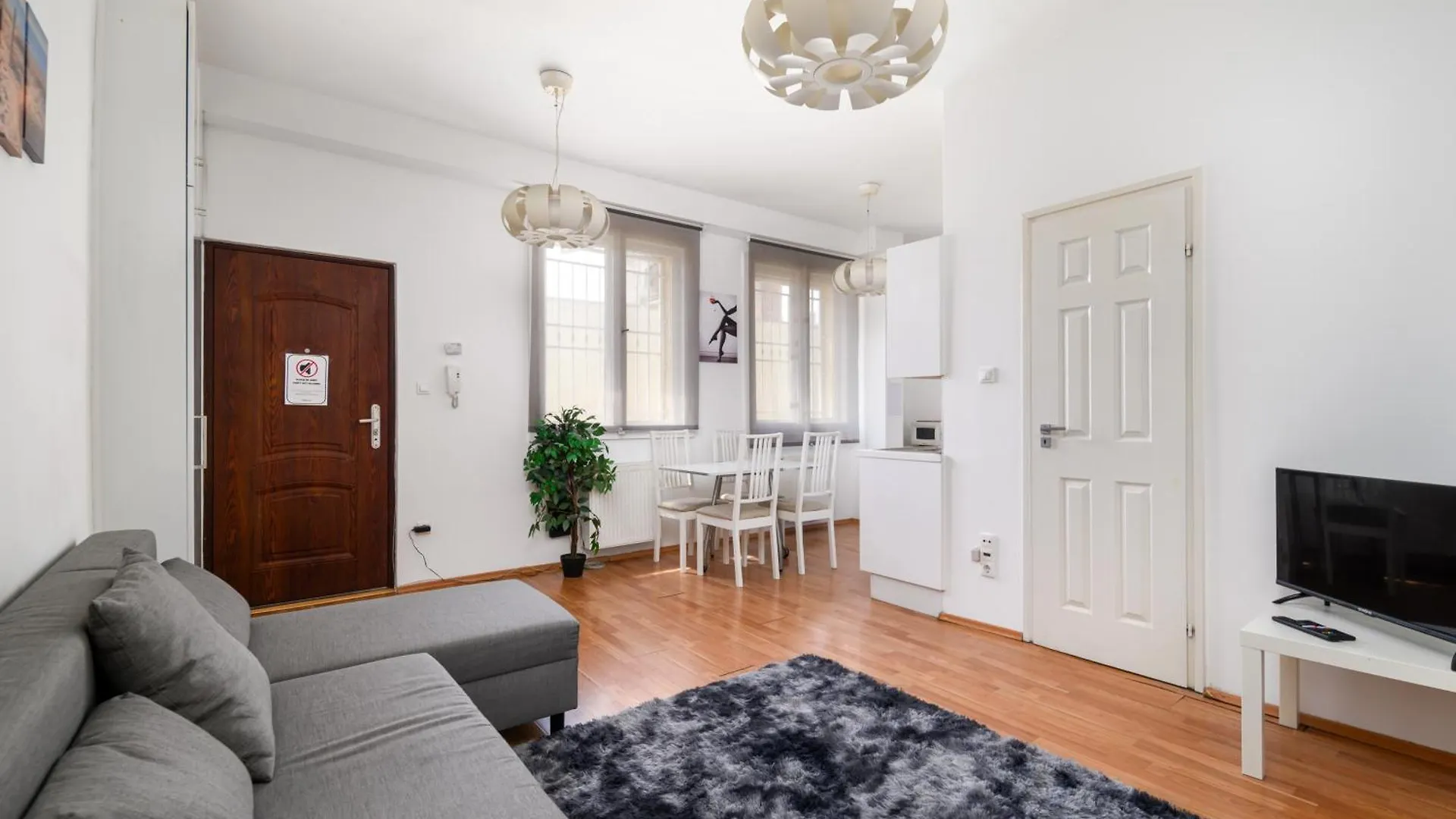 Fovam Apartment In Hear Of The City location